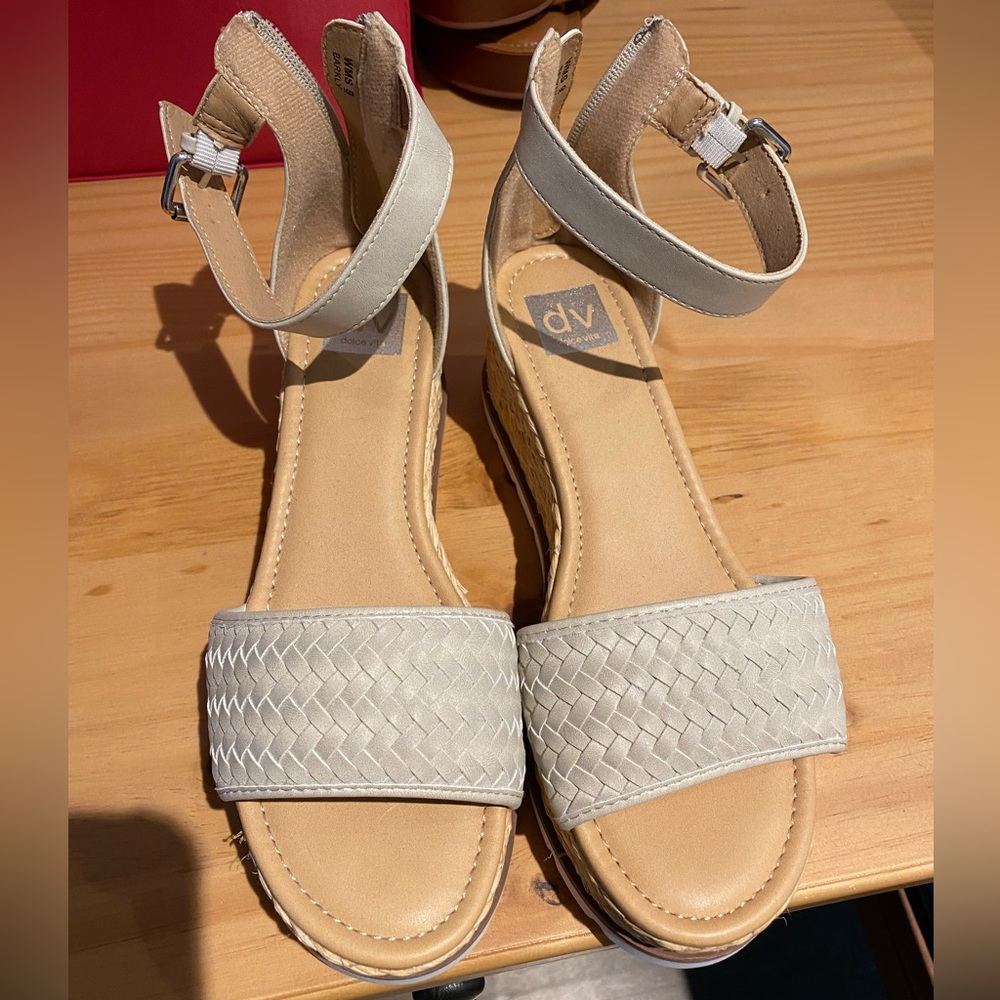Women’s size 9 summer sandals/wedges